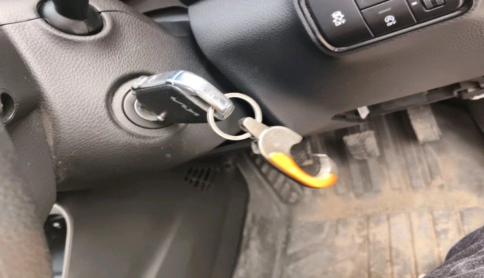 2024 KIA SONET HTK (O) 1.2 Petrol MT, Petrol, Manual, 7,405 km, interior