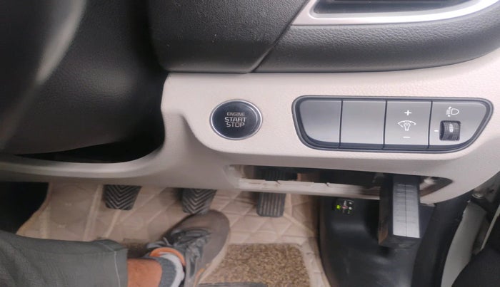 2020 KIA SELTOS HTX 1.5 PETROL, Petrol, Manual, 5,70,301 km, interior