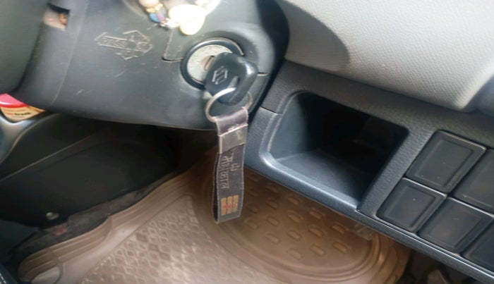 2012 Maruti Wagon R 1.0 LXI, Petrol, Manual, 1,50,303 km, interior