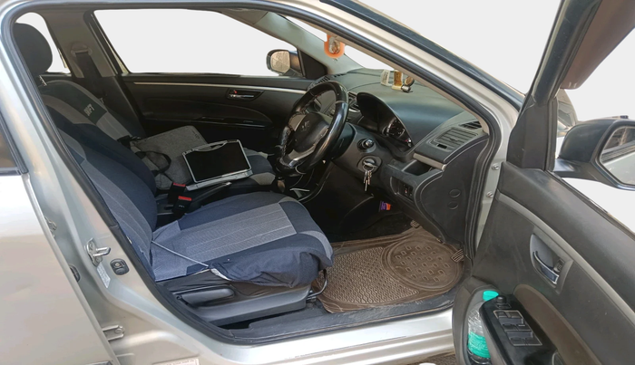 2016 Maruti Swift VXI, Petrol, Manual, 1,28,660 km, interior