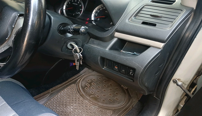 2016 Maruti Swift VXI, Petrol, Manual, 1,28,660 km, interior