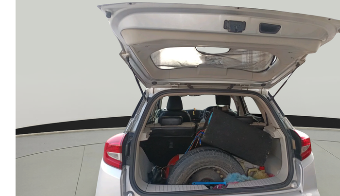 2019 Mahindra XUV300 W4 1.2 PETROL, Petrol, Manual, 1,39,618 km, exterior