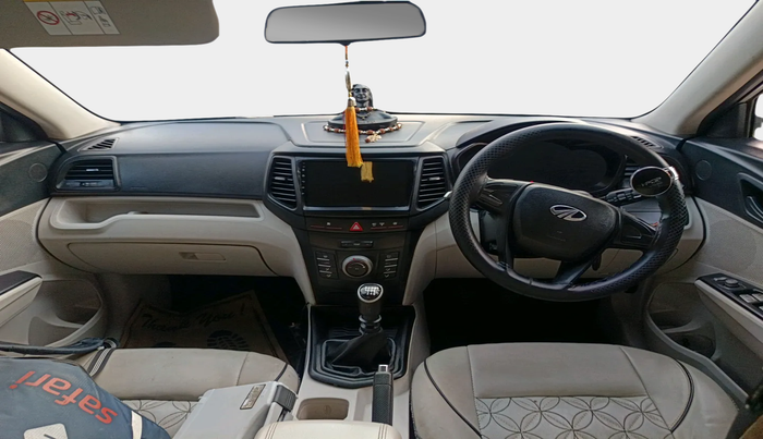 2019 Mahindra XUV300 W4 1.2 PETROL, Petrol, Manual, 1,39,618 km, interior