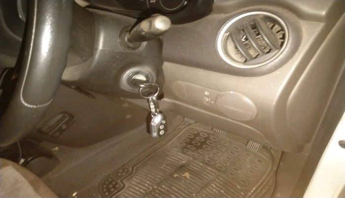 2012 Hyundai i10 ERA 1.1, Petrol, Manual, 1,38,672 km, interior