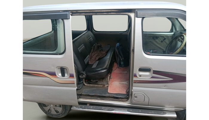 2011 Maruti Eeco 5 STR WITH A/C+HTR, Petrol, Manual, 62,304 km, interior