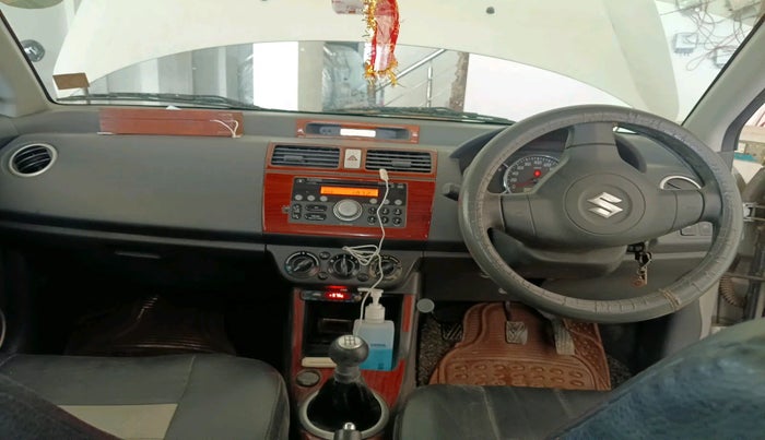 2010 Maruti Swift Dzire VXI 1.3, Petrol, Manual, 98,805 km, interior