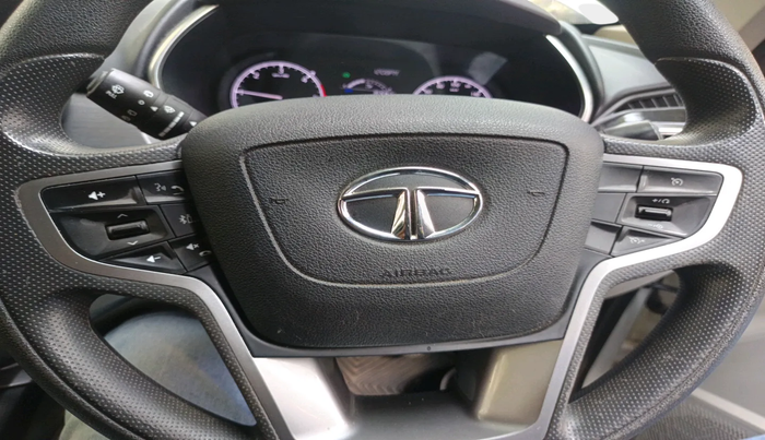 2022 Tata Safari XT, Diesel, Manual, 65,300 km, interior
