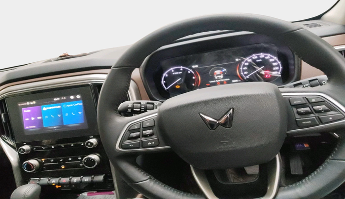 2025 Mahindra SCORPIO-N Z8 PETROL AT 7 STR, Petrol, Automatic, 3,906 km, interior