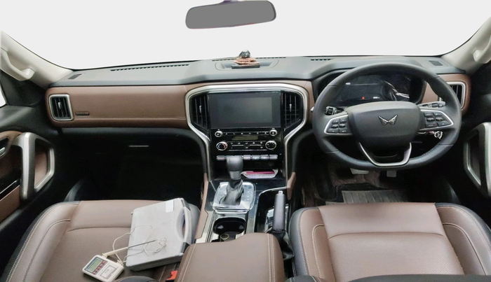 2025 Mahindra SCORPIO-N Z8 PETROL AT 7 STR, Petrol, Automatic, 3,906 km, interior