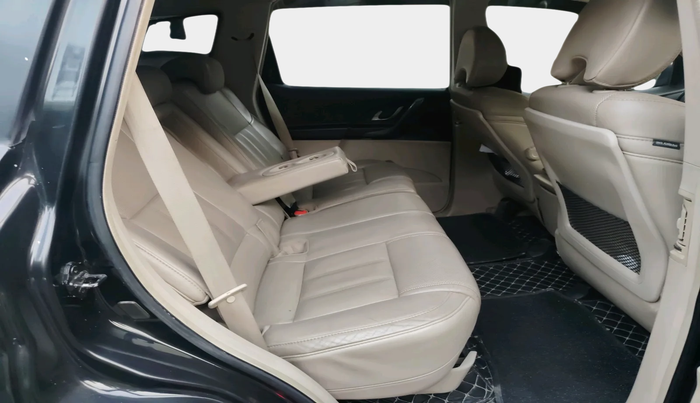 2017 Mahindra XUV500 W10 1.99, Diesel, Manual, 1,67,452 km, interior