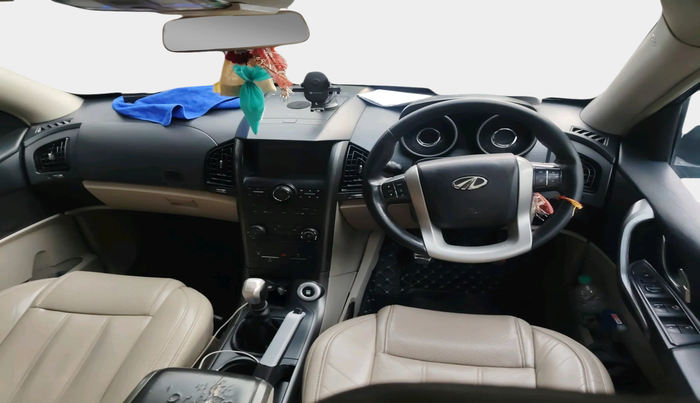2017 Mahindra XUV500 W10 1.99, Diesel, Manual, 1,67,452 km, interior