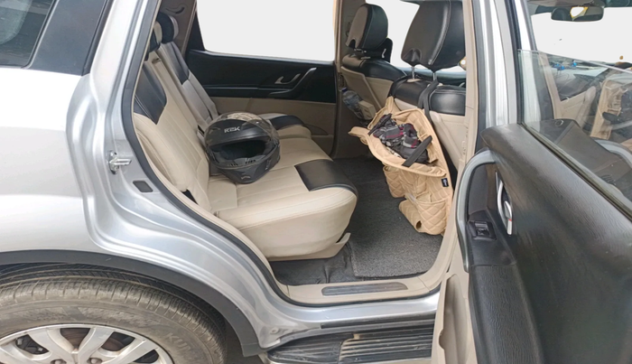 2018 Mahindra XUV500 W9 AT 1.99, Diesel, Automatic, 65,002 km, interior