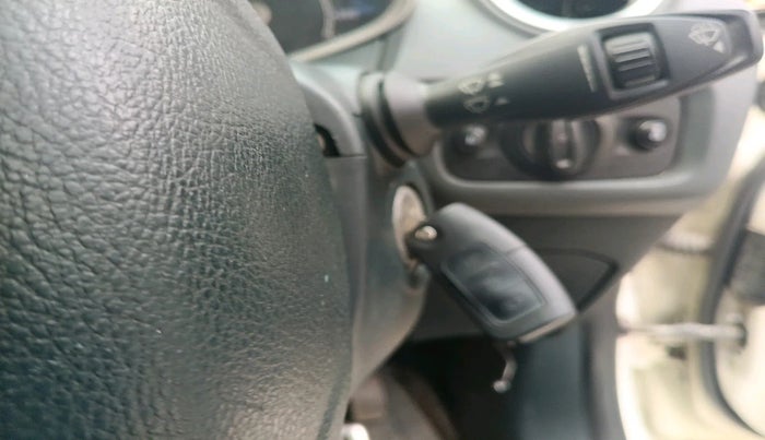 2011 Ford Fiesta TITANIUM PETROL, Petrol, Manual, 1,06,150 km, interior