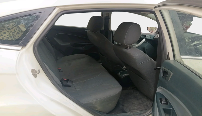 2011 Ford Fiesta TITANIUM PETROL, Petrol, Manual, 1,06,150 km, interior