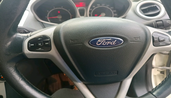 2011 Ford Fiesta TITANIUM PETROL, Petrol, Manual, 1,06,150 km, interior