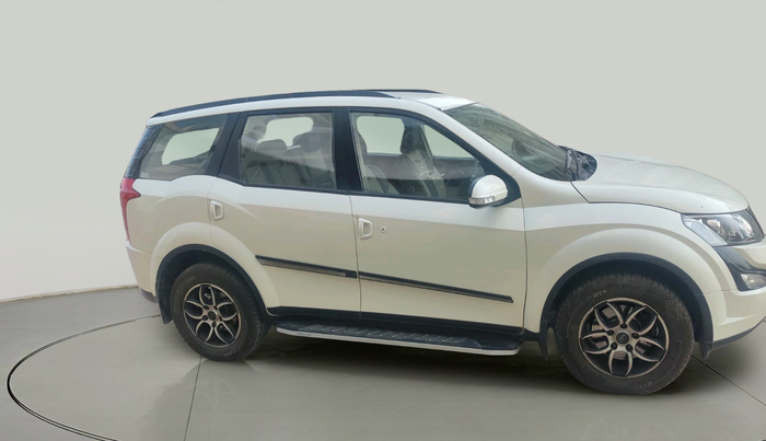 2016 Mahindra XUV500 W6 1.99, Diesel, Manual, 58,142 km, exterior