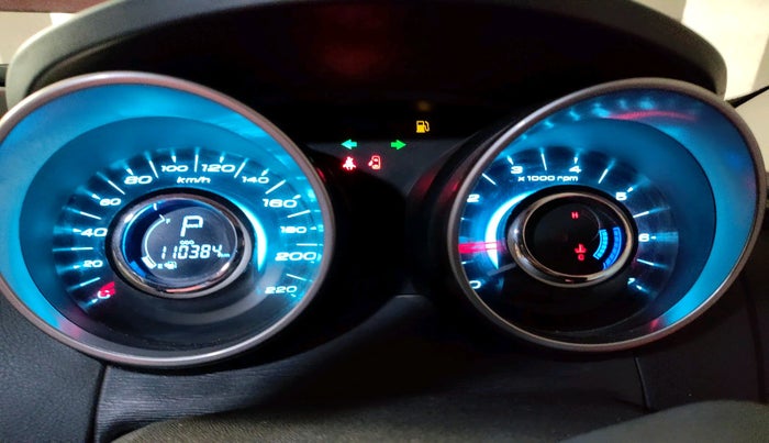 2018 Mahindra XUV500 W11 AT, Diesel, Automatic, 1,10,384 km, interior