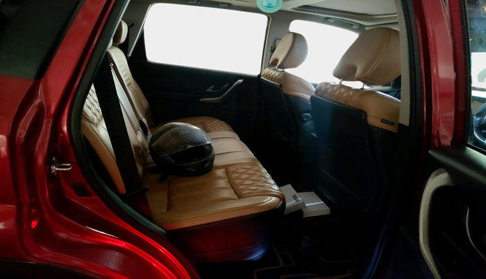 2018 Mahindra XUV500 W11 AT, Diesel, Automatic, 1,10,384 km, interior