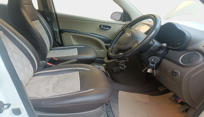 2013 Hyundai i10 MAGNA 1.1, Petrol, Manual, 1,02,731 km, interior