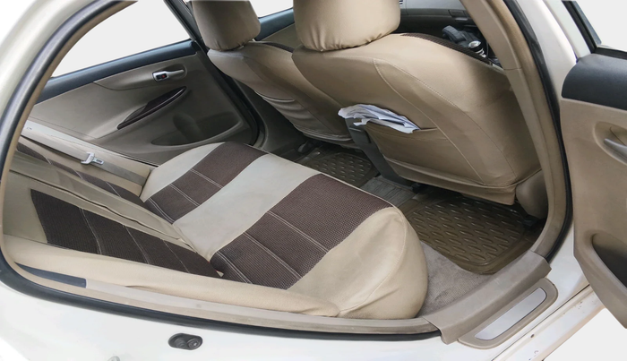 2013 Toyota Corolla Altis GL PETROL, Petrol, Manual, 1,50,347 km, interior