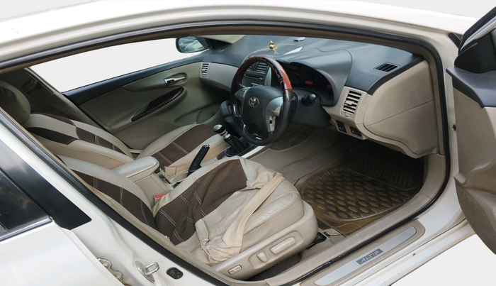 2013 Toyota Corolla Altis GL PETROL, Petrol, Manual, 1,50,347 km, interior