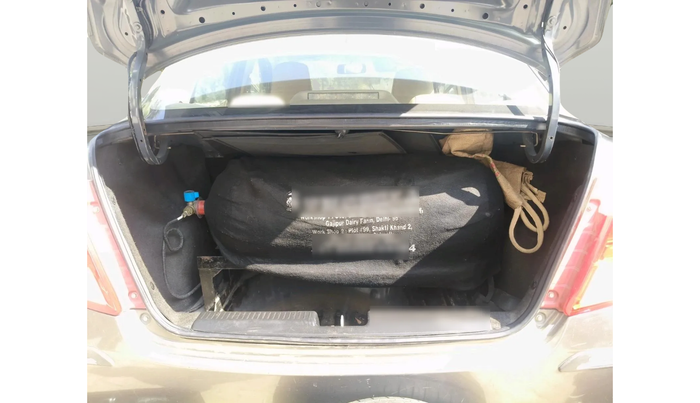 2018 Maruti Dzire LXI, CNG, Manual, 1,20,561 km, exterior