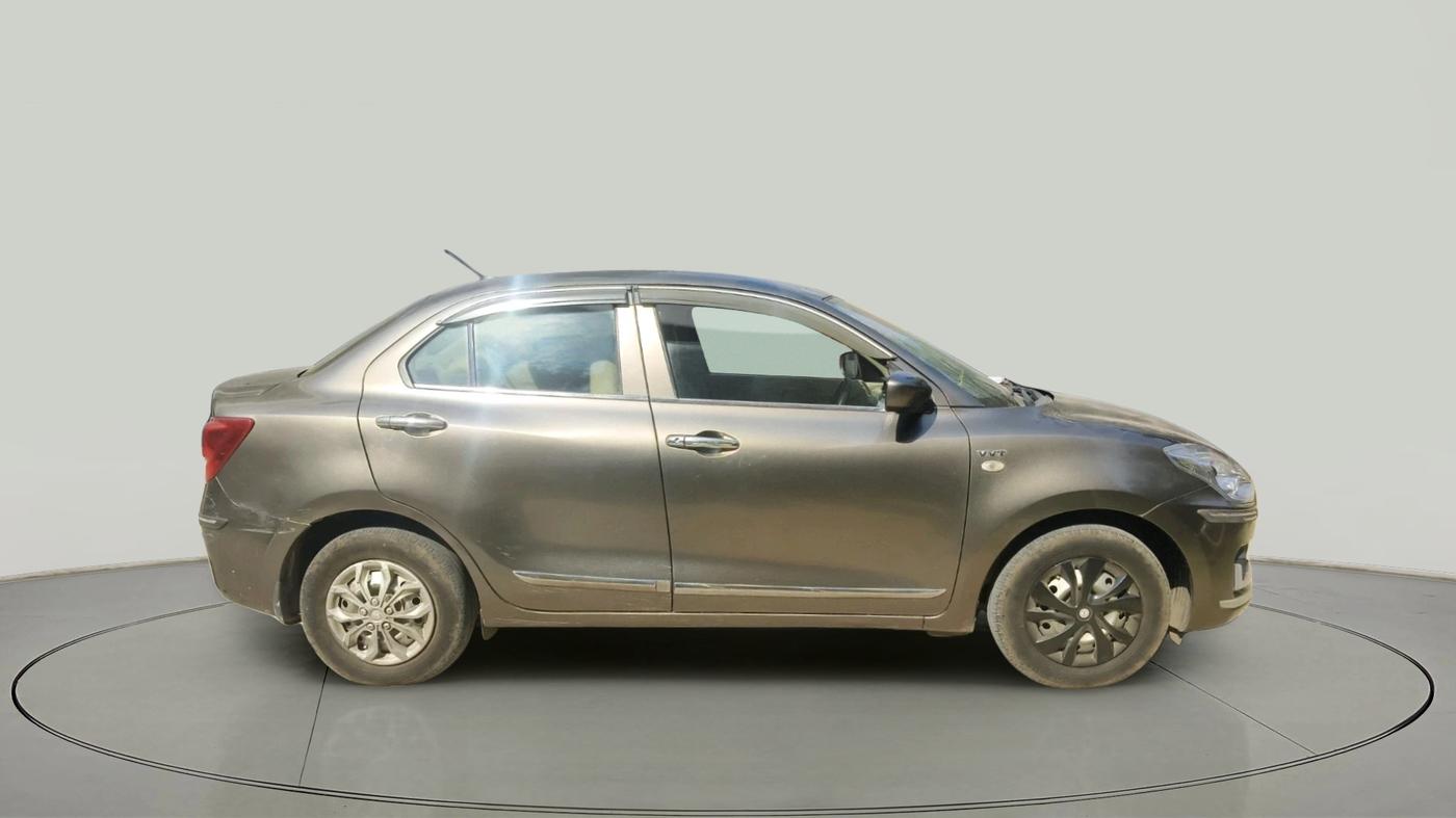 2018 Maruti Dzire LXI, CNG, Manual, 1,20,561 km, exterior