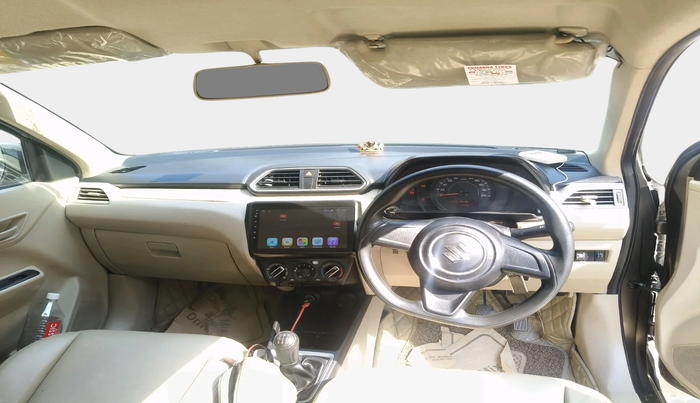 2018 Maruti Dzire LXI, CNG, Manual, 1,20,561 km, interior