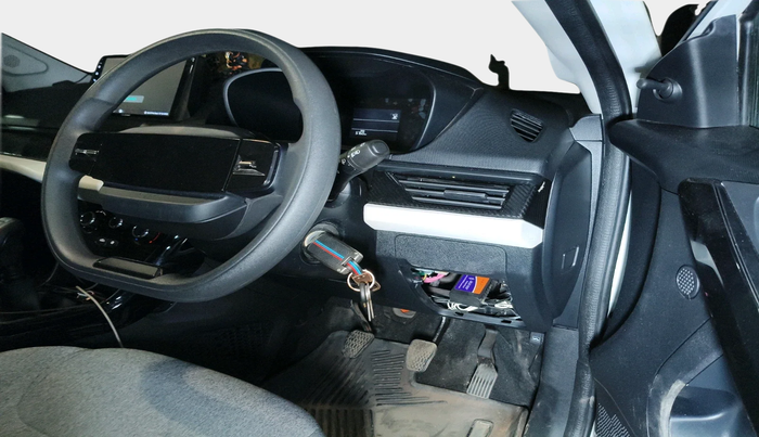 2025 Tata Curvv Smart 1.2 Petrol 6MT, Petrol, Manual, 5,760 km, interior