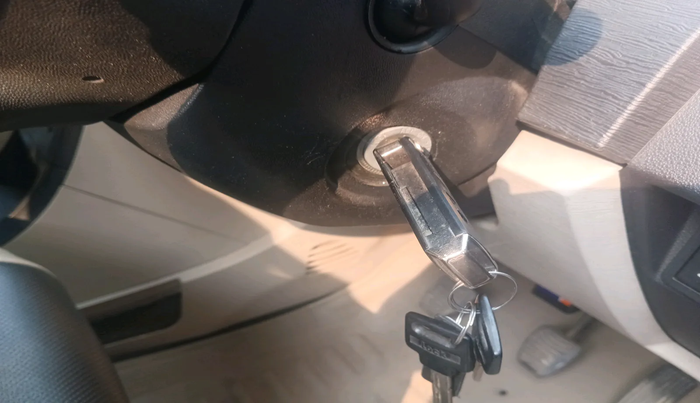 2016 Mahindra XUV500 W4, Diesel, Manual, 1,13,248 km, interior