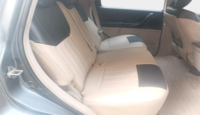 2016 Mahindra XUV500 W4, Diesel, Manual, 1,13,248 km, interior