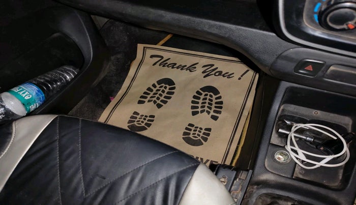 2017 Renault Kwid RXL, Petrol, Manual, 1,11,750 km, interior