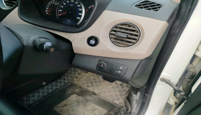 2018 Hyundai Grand i10 ASTA 1.2 KAPPA VTVT, CNG, Manual, 1,07,124 km, interior