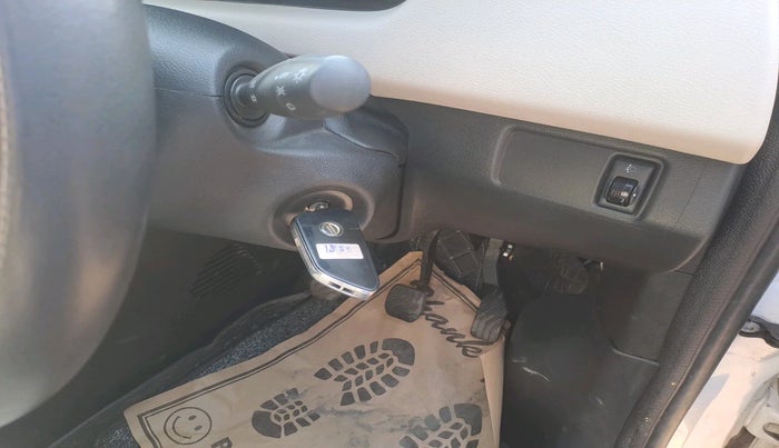 2022 Nissan MAGNITE XE, Petrol, Manual, 12,637 km, interior