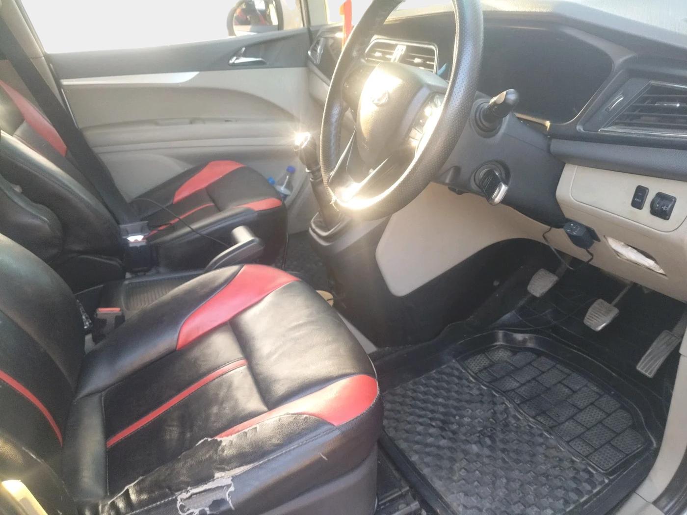 2019 Mahindra MARAZZO M6 7 STR, Diesel, Manual, 1,11,641 km, interior