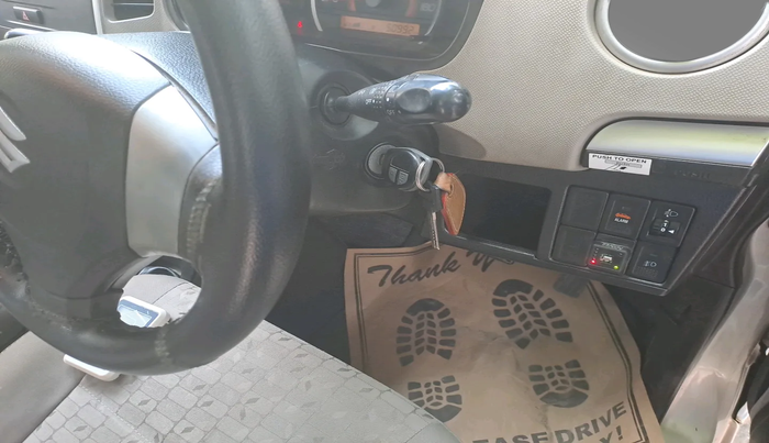 2013 Maruti Wagon R 1.0 VXI, Petrol, Manual, 51,500 km, interior