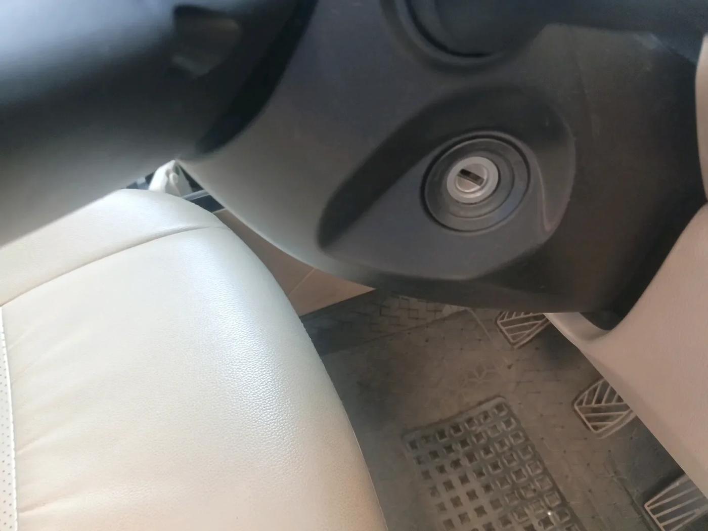 2019 Maruti Dzire LXI, Petrol, Manual, 98,000 km, interior