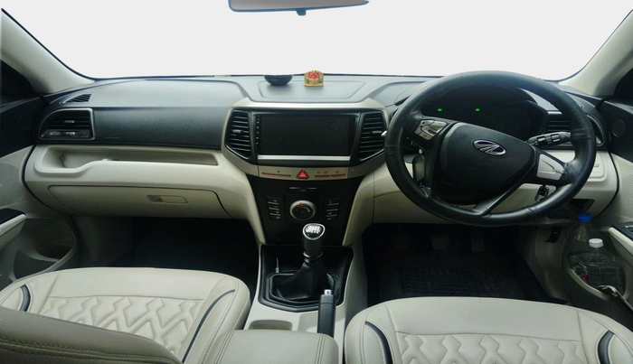 2020 Mahindra XUV300 W6 1.5 DIESEL, Diesel, Manual, 1,58,569 km, interior