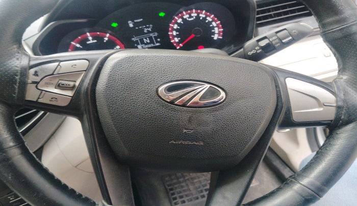 2020 Mahindra XUV300 W6 1.5 DIESEL, Diesel, Manual, 1,58,569 km, interior