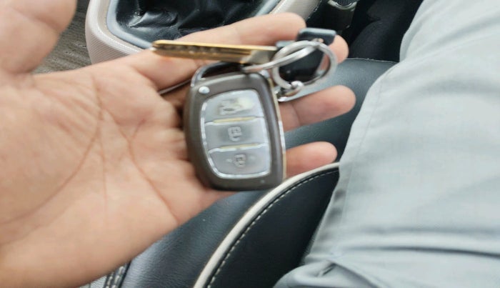 2014 Hyundai Xcent SX 1.2, Petrol, Manual, 1,14,335 km, interior