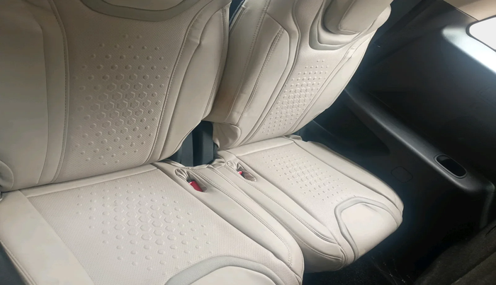 2024 Mahindra XUV700 AX 5 P MT 7 STR, Petrol, Manual, 4,662 km, interior