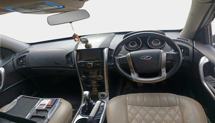 2019 Mahindra XUV500 W9, Diesel, Manual, 42,562 km, interior