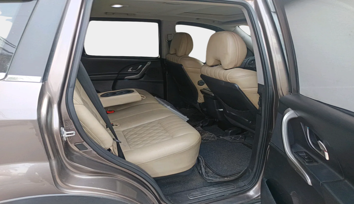 2019 Mahindra XUV500 W9, Diesel, Manual, 42,562 km, interior
