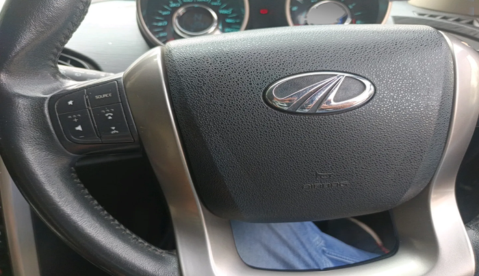 2019 Mahindra XUV500 W9, Diesel, Manual, 42,562 km, interior