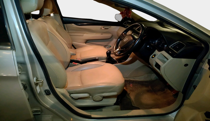 2015 Maruti Ciaz ZXI+, Petrol, Manual, 65,092 km, interior