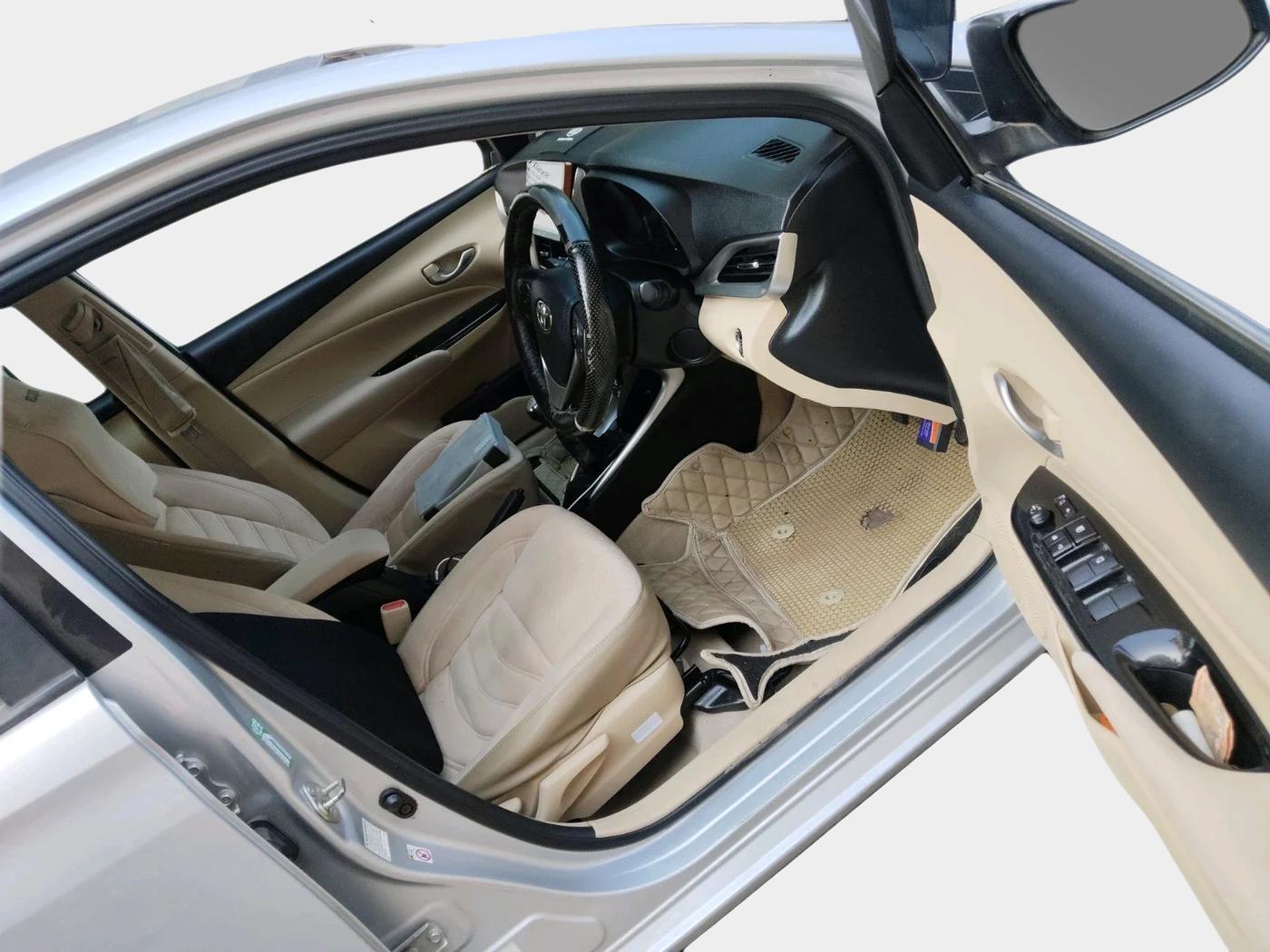 2018 Toyota YARIS V MT, Petrol, Manual, 91,176 km, interior