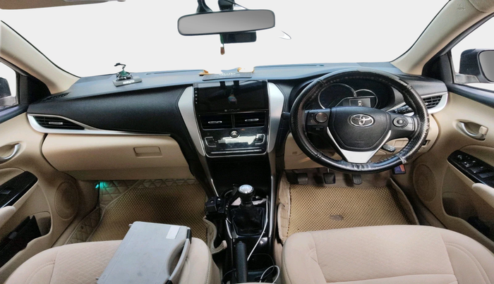 2018 Toyota YARIS V MT, Petrol, Manual, 91,176 km, interior