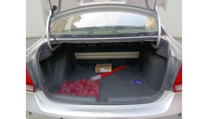 2011 Volkswagen Vento HIGHLINE 1.6 MPI, Petrol, Manual, 87,791 km, exterior