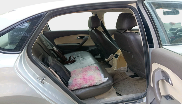 2011 Volkswagen Vento HIGHLINE 1.6 MPI, Petrol, Manual, 87,791 km, interior