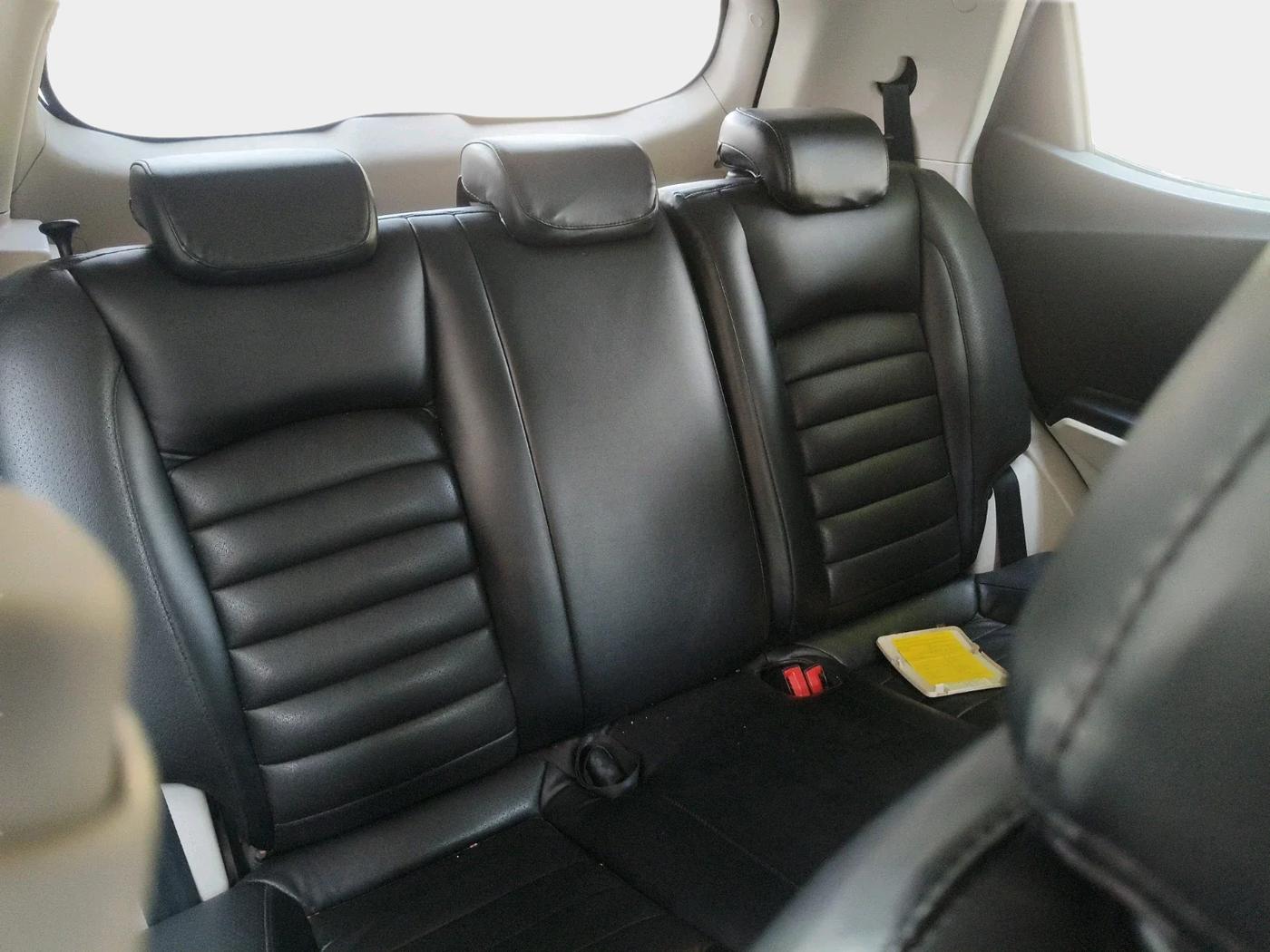 2019 Mahindra XUV300 W6 1.5 DIESEL, Diesel, Manual, 91,912 km, interior